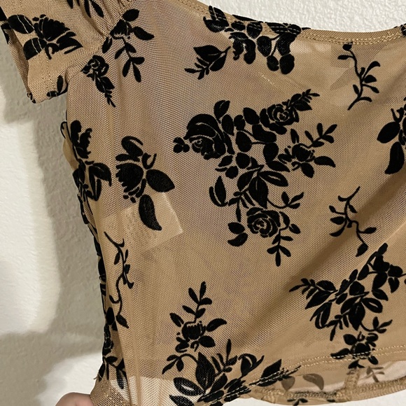 Windsor Mesh Floral Crop Top - Picture 6 of 6